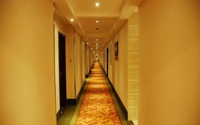 GreenTree Inn Chuzhou Dingyuan County People's Square General Hospital Business Hotel