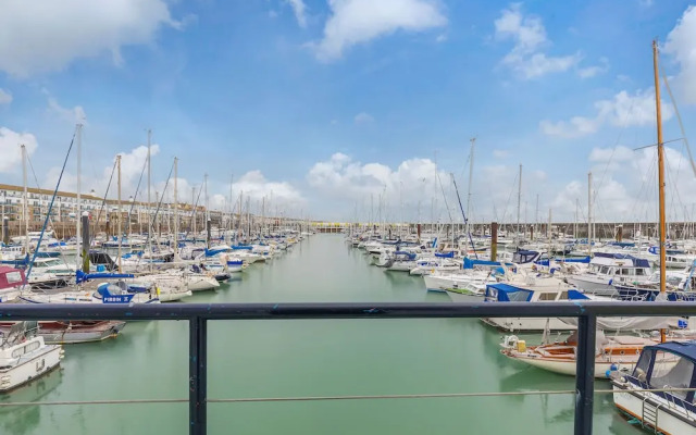 On the Water 3 with Free Parking | By My Getaways
