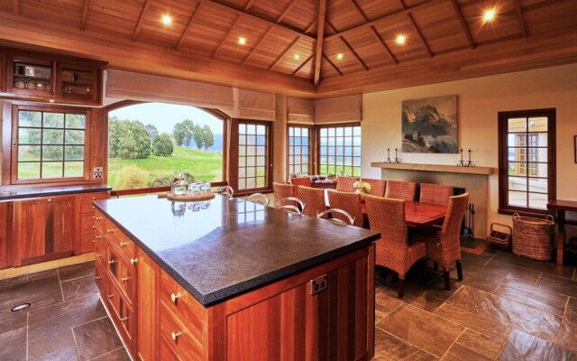 Cabot Lodge