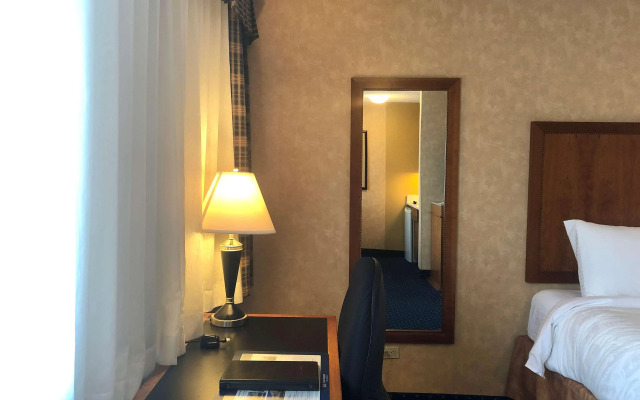 Best Western Plus Suites Downtown