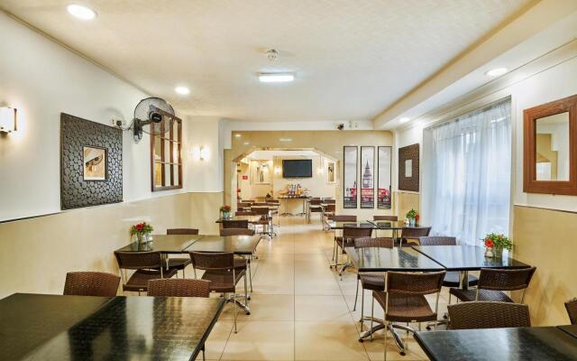 Huttons Hotel, Victoria London