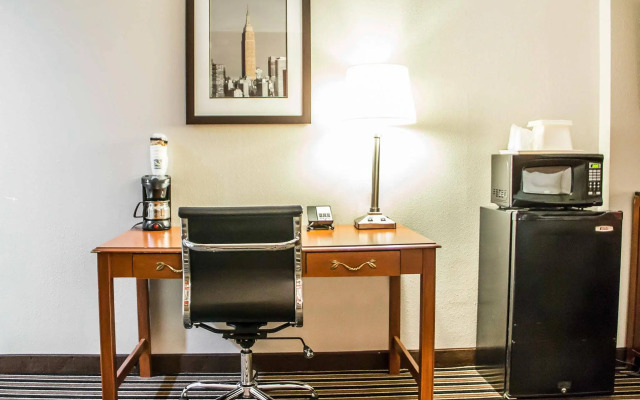 Quality Suites I-44
