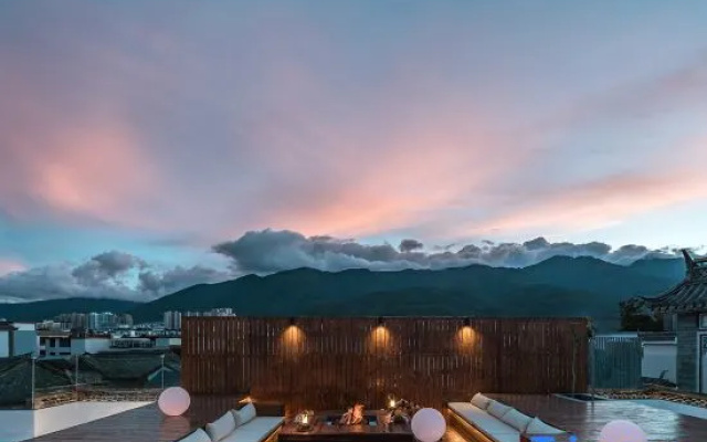 Dali Floating Residential Area Sea view courtyard