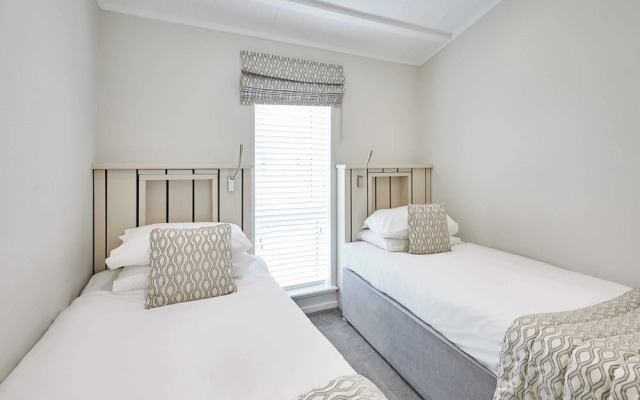 Host Stay Captain Cook Lodge