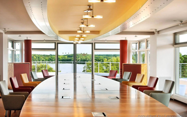 Kongresshotel Potsdam am Templiner See