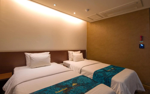 Crowne Plaza London Heathrow T4 by IHG