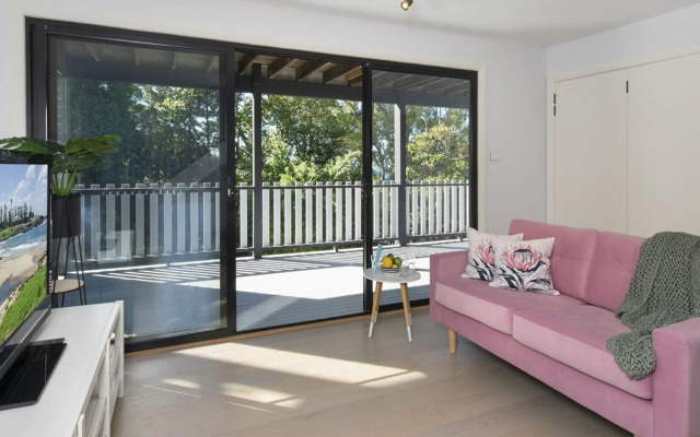 Blue Horizons on Belvedere