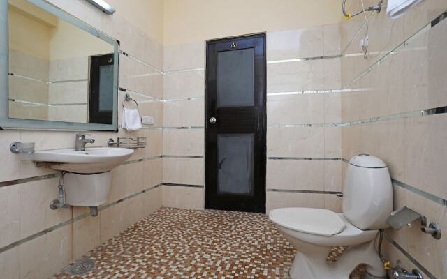 OYO 10057 Hotel Laksh Residency