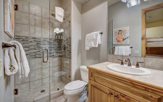 The Perfect Large Family 3 Bedroom Condo by RedAwning