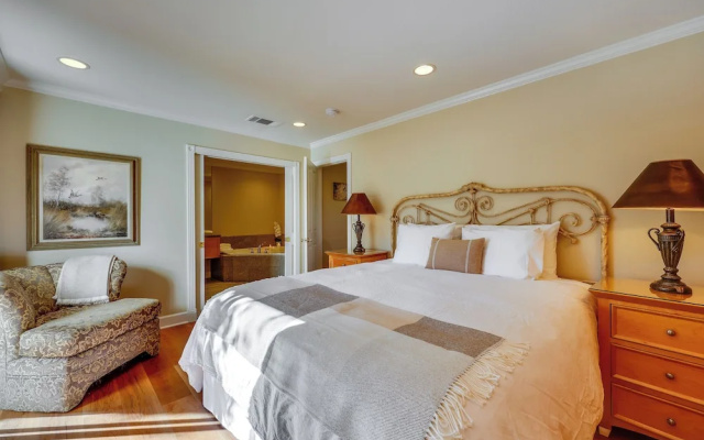 Serene Napa Retreat w/ Pool Access & Patio!
