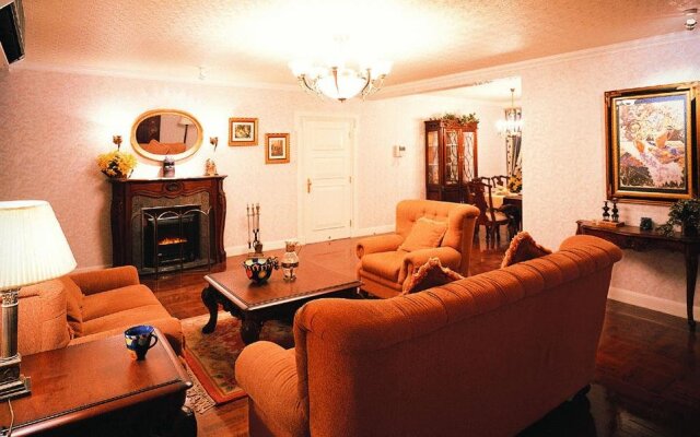 Patina Court All Suite