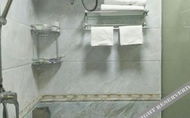 Zhengzhou Zhonghe Hotel (Exhibition Center Store)