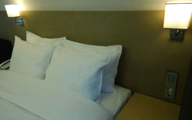 H Avenue Hotel
