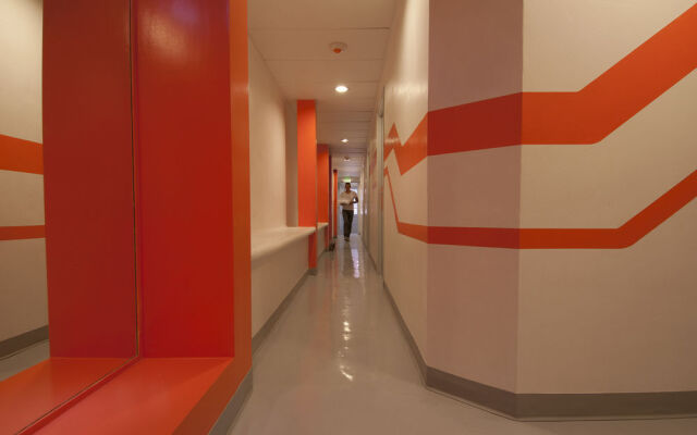 Wave Hotel & Cafe