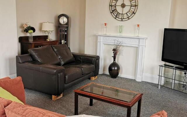Westmount 1st North Apt