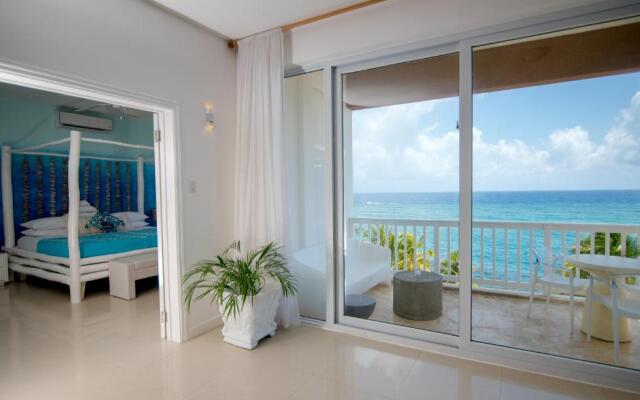 Ocho Rios Penthouse at Whispering Seas