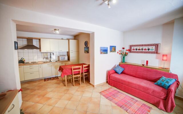 Delia Apartments