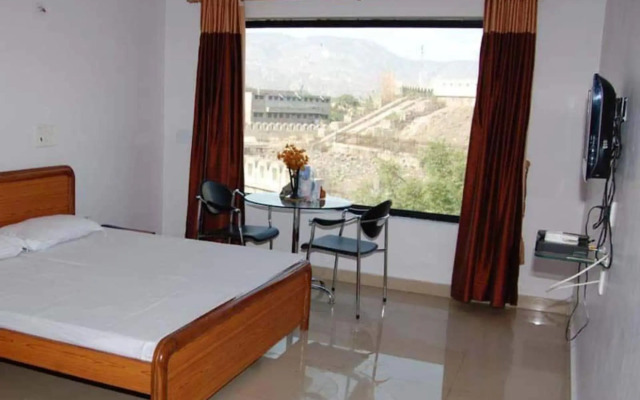 Hotel Hill View