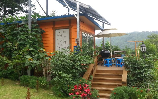 Hongcheon Pine Scented Breeze Pension