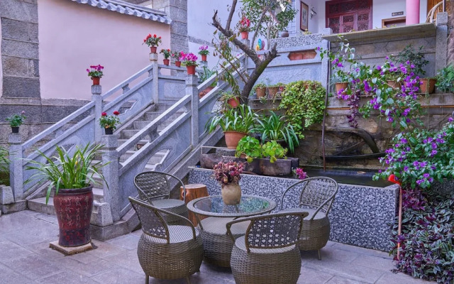 Floral Hotel Dali Yixin Yard