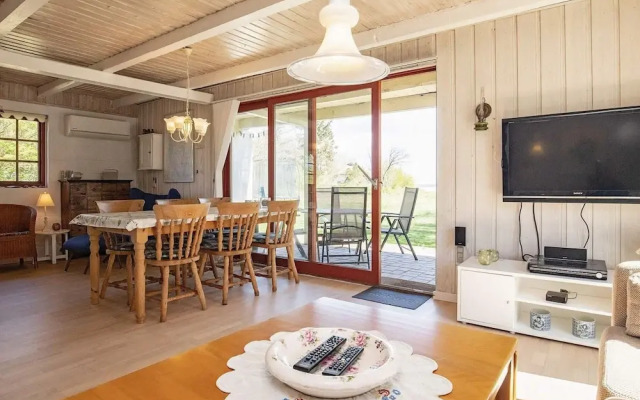 6 Person Holiday Home in Thyholm