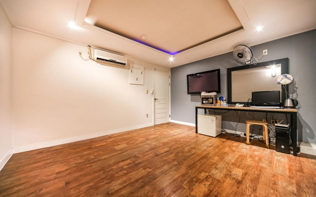 Pohang Daedodong White