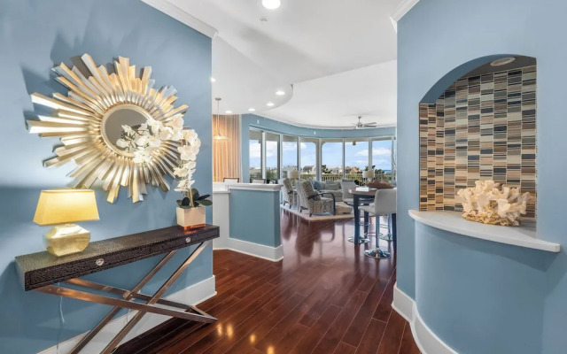 The Alexander by Panhandle Getaways