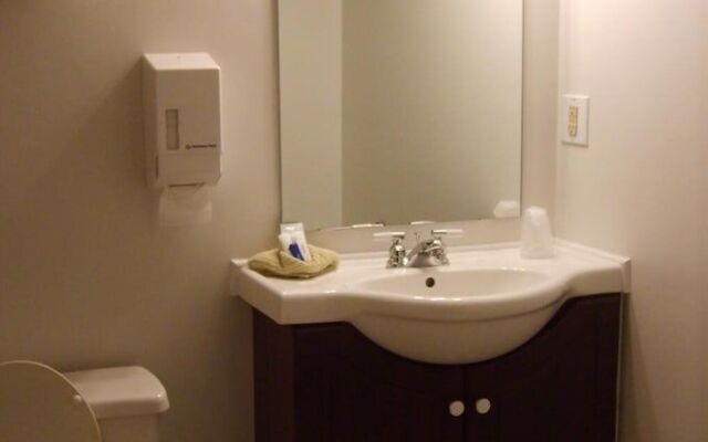 Town and Mountain Hotel