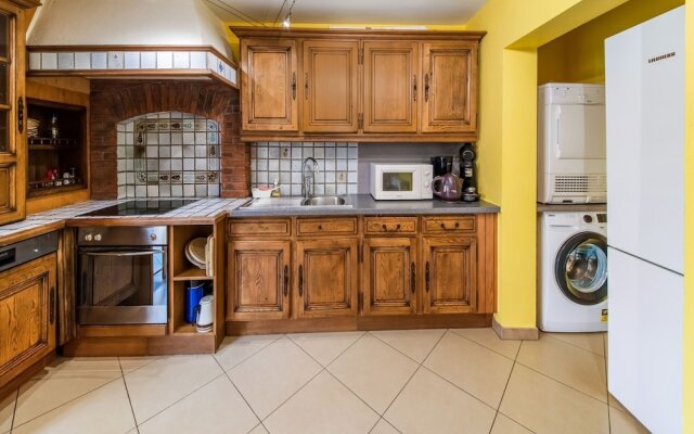 Modern Cottage in Rochefort with Private Garden