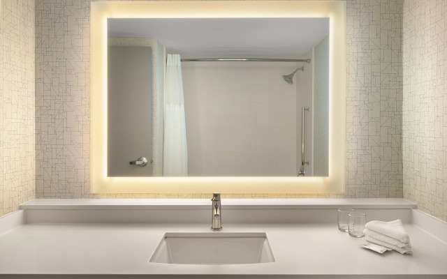 Holiday Inn Express Vancouver Airport Richmond by IHG