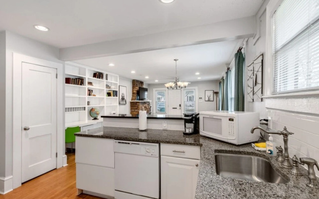 1 bedroom, Allen Street