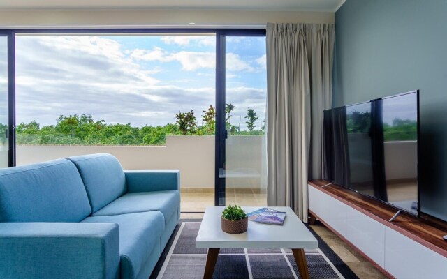 Stunning 3BR PH Private Pool Best Location Sky Pool Amenities