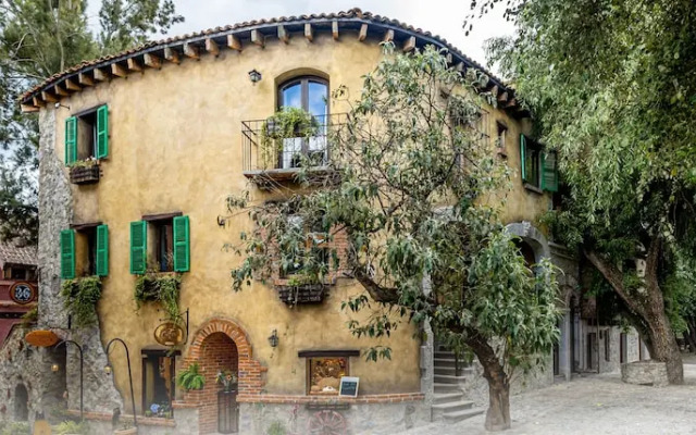 Cipressi Spectacular Italian Tuscan Loft