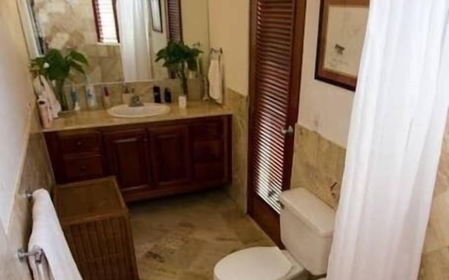 5BR 4.5BA Las Piñas CdC Villa by ASVR
