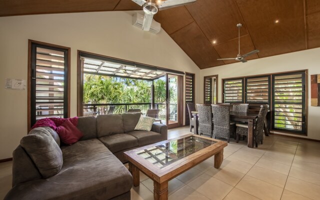 Pure Magnetic Villa 9