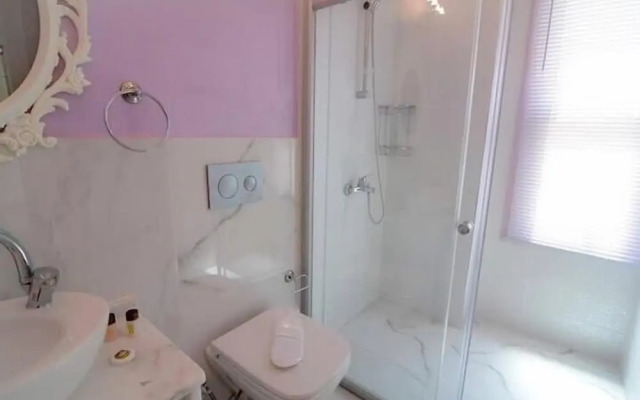 Kiraz Cicegi Butik Akyaka