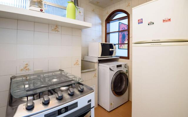 1Qto completo a 400m da Praia | SL 363/906