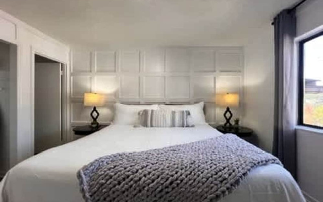 Turkey Nest by Beyond Expectations- Renovated 2BR