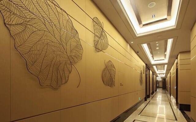 Luan Suntone Plaza Hotel