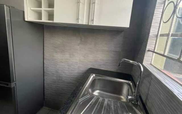 Spacious 2 Bedroomed Semi-detached Fully Furnished Apartment Num01