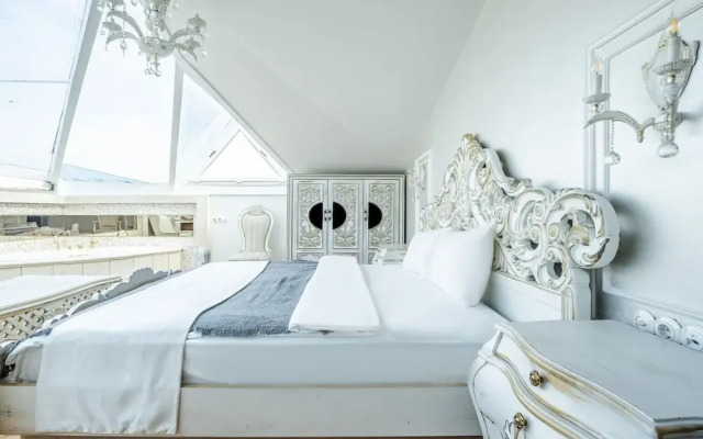 Exquisite Studio in Historic Mansion in Beylerbeyi