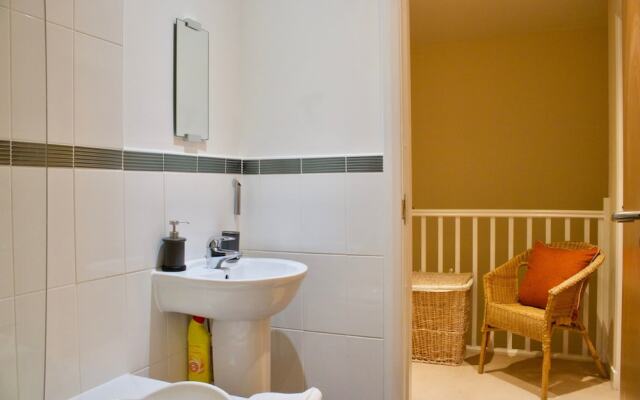 3 Bedroom Duplex Apartment In Edinburgh