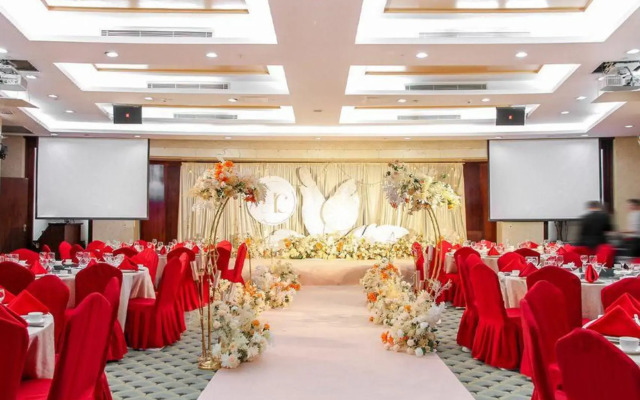 The Pavilion Century Tower Hotel