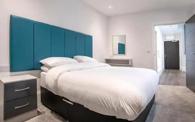 Cavern Quarter Apts - 31 North John St