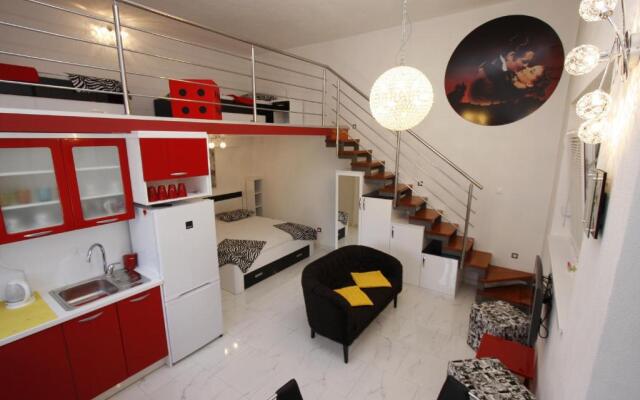 Apartment Love Story