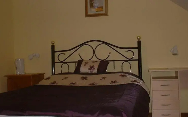 Cashel Lake View Bed and Breakfast