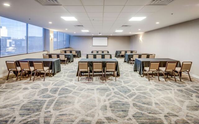 Pullman Plaza Hotel