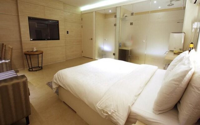 Lusso Hotel
