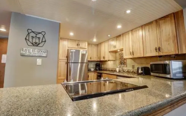 Large, Welcoming Condo With Incredible Views - WL406 by Redawning