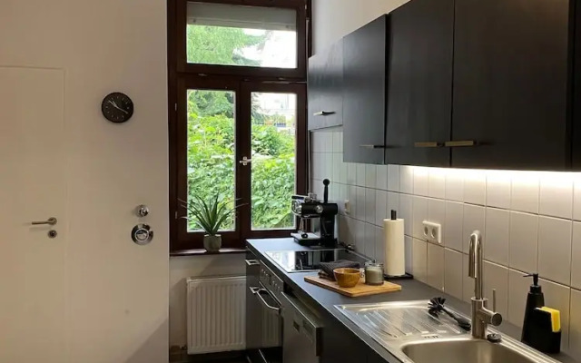 Room-spacious Room in Coliving Apartment